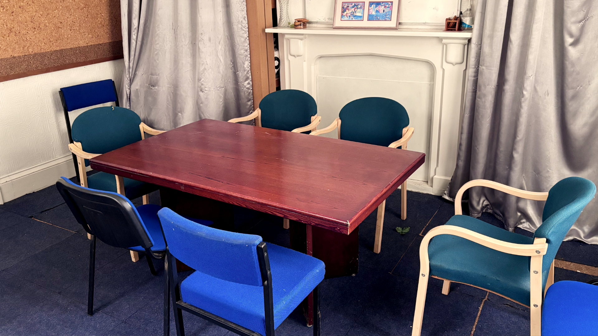 Lounge meeting room table with chairs